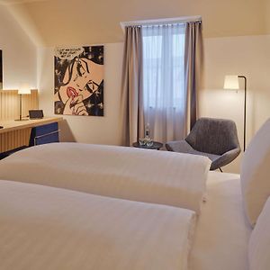 Comfort Room Queen Bed
